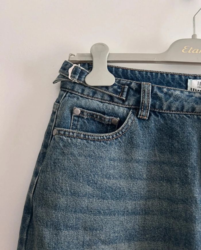 Jeans taille L jambes larges taille 40 - photo numéro 2