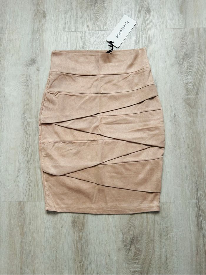Jupe effet daim taille S 36 styled in Italy