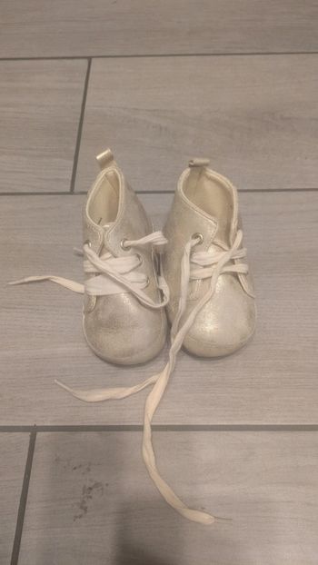 Chausson taille 6/9mois fille