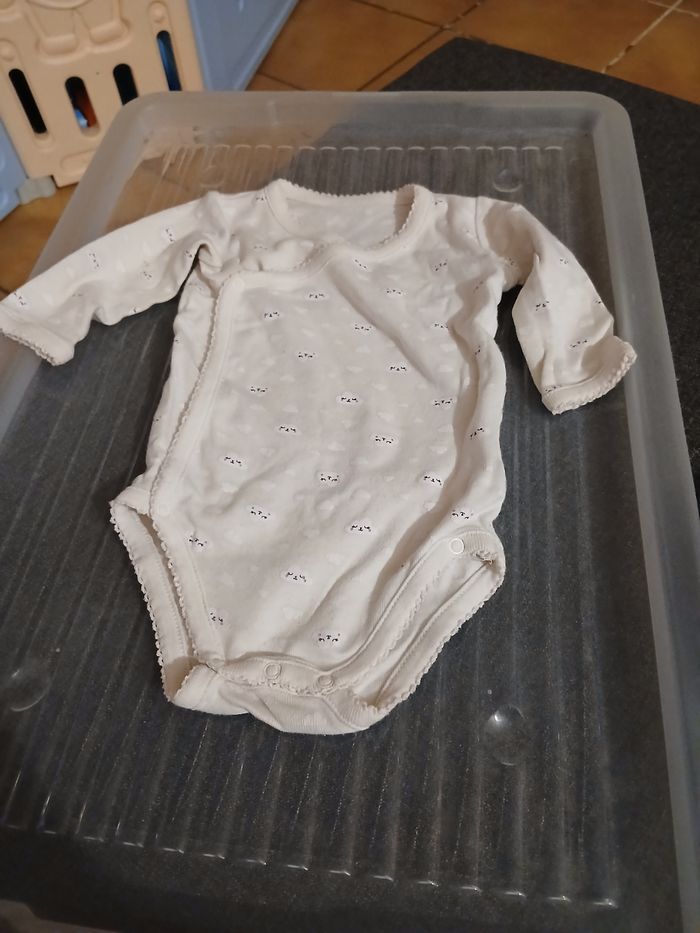 5 bodies 2/3 mois 60 cm - photo numéro 4