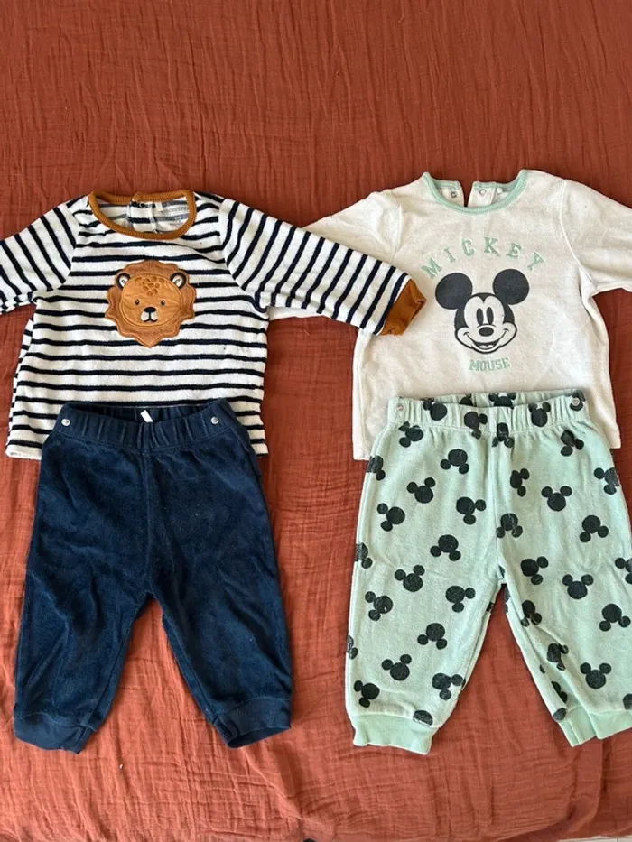 Lot 2 pyjama 12 mois