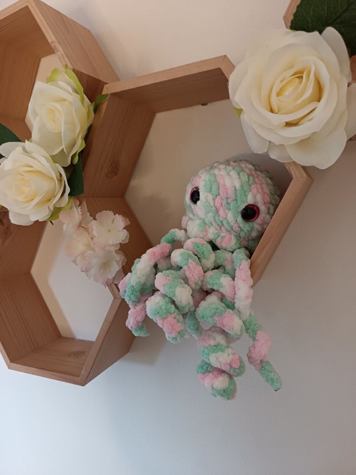 Peluche Meduse tricolore au crochet