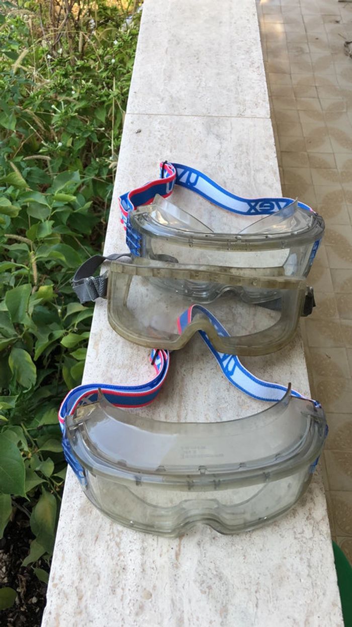 2 paires de lunettes de protection