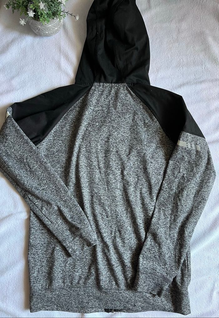 Blouson/ veste sport à capuche Taille S - photo numéro 2