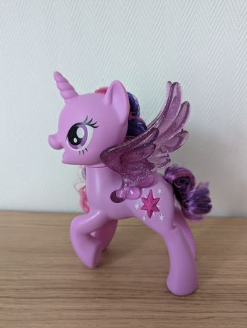 My little Pony princesse Twilight sparkle qui parle et qui chante