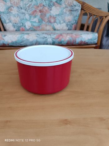 Boite ronde rouge Tupperware