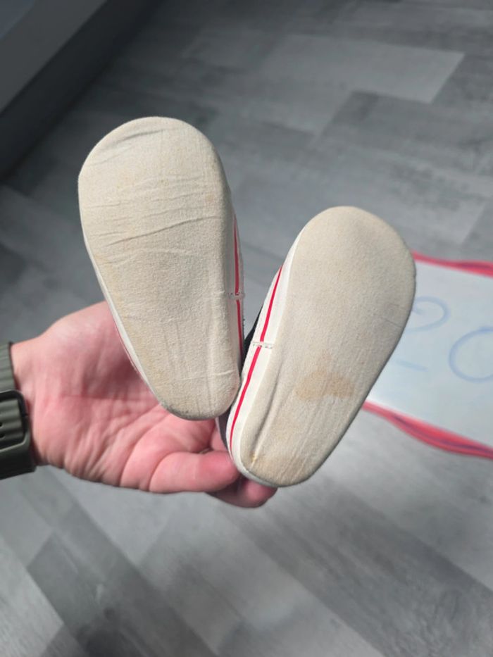 Chaussure bébé taille 20 - photo numéro 9