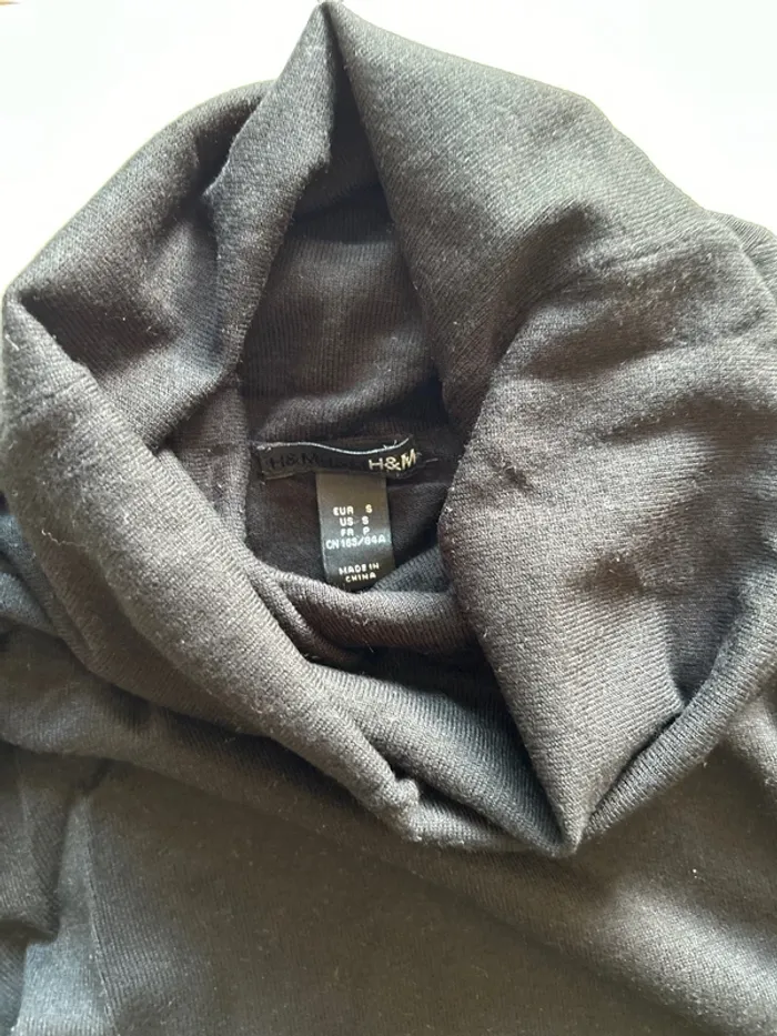 Robe noire en maille - photo numéro 2
