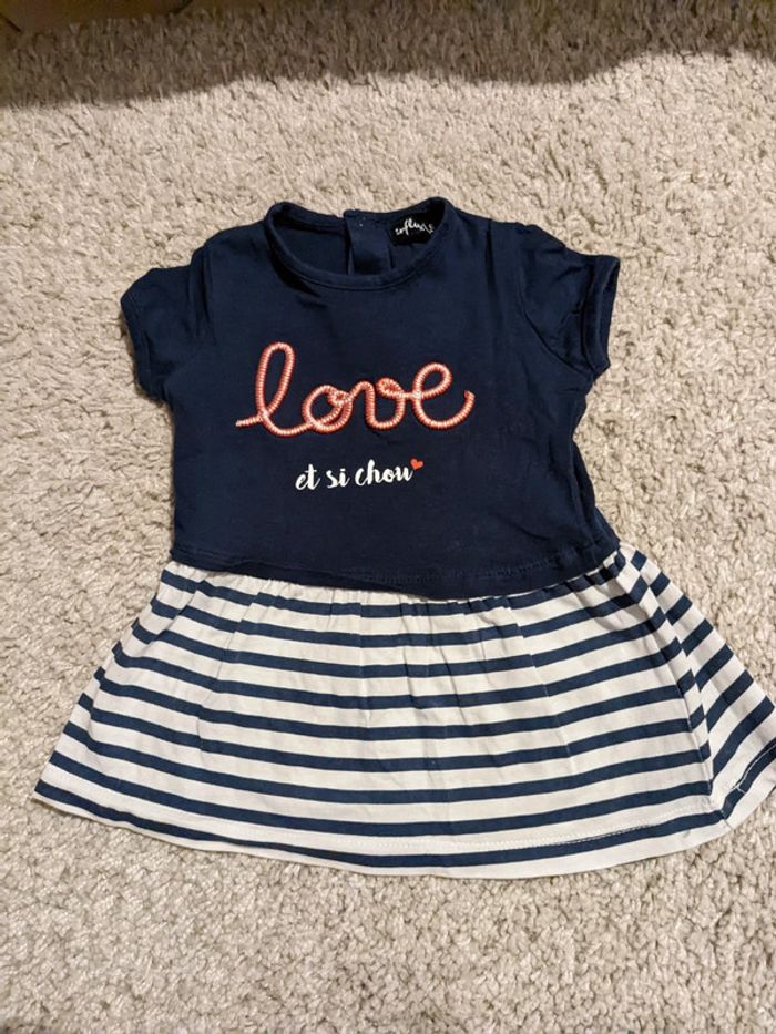 Robe bleu marine et blanc