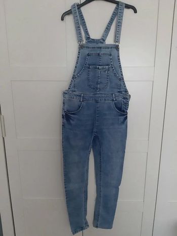 Salopette longue en jeans, avec 2 boutons côté gauche