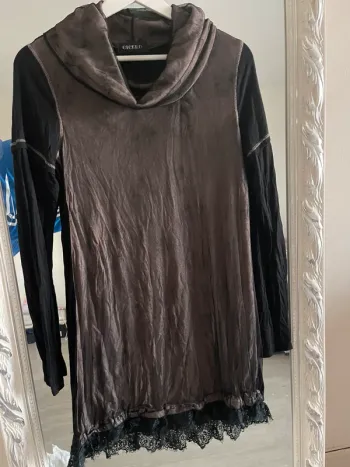 Robe manche longue et colle haut Cicero