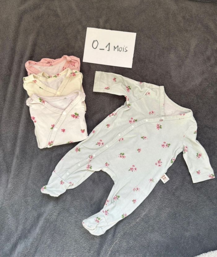 Lot pyjamas bébé
