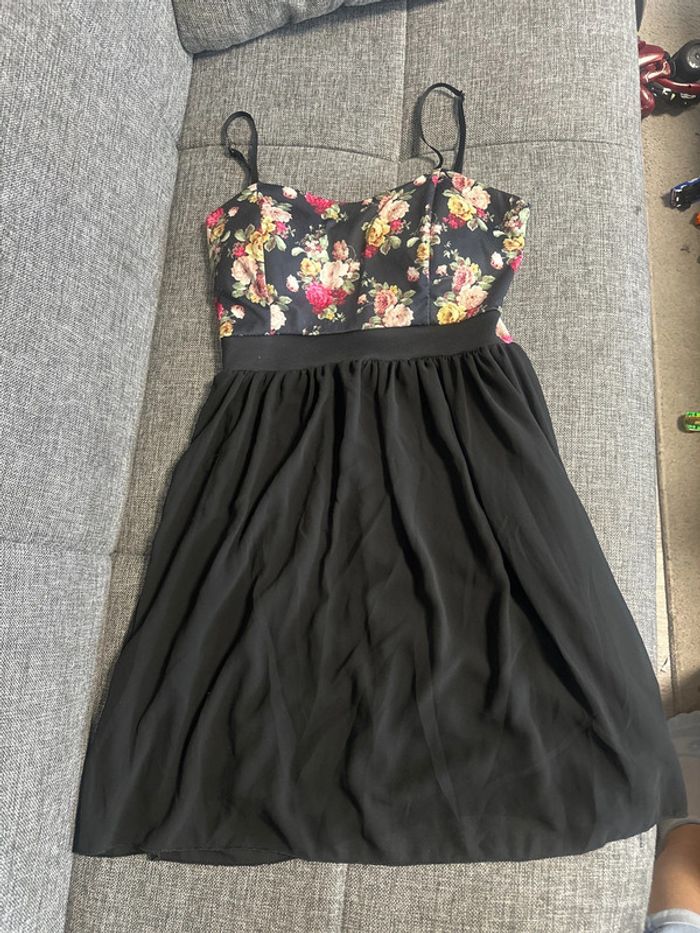Robe courte avec rembourrage poitrine