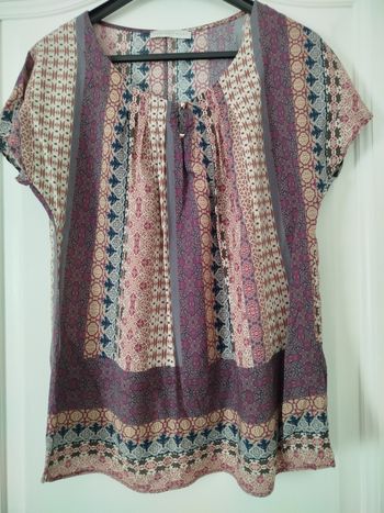Petite blouse manches courtes à motif ethnique de