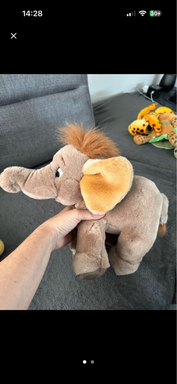 Peluche Disneyland éléphant - photo numéro 2