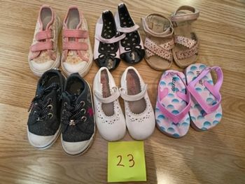Lot de 6 paires de chaussures bébé en 23