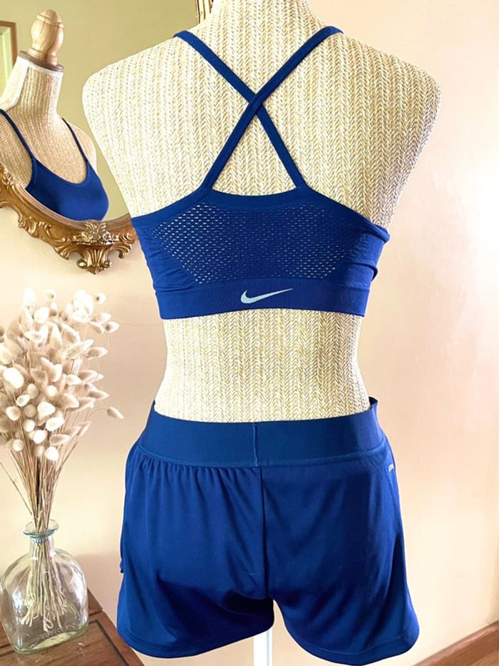 Ensemble Sportif brassière Nike et short adidas meme coloris bleu - photo numéro 10