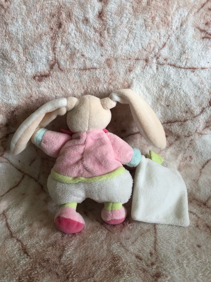 Doudou peluche Alinéa lapin rose vert mouchoir blanc DC2856AL Doudou Et Compagnie - photo numéro 2
