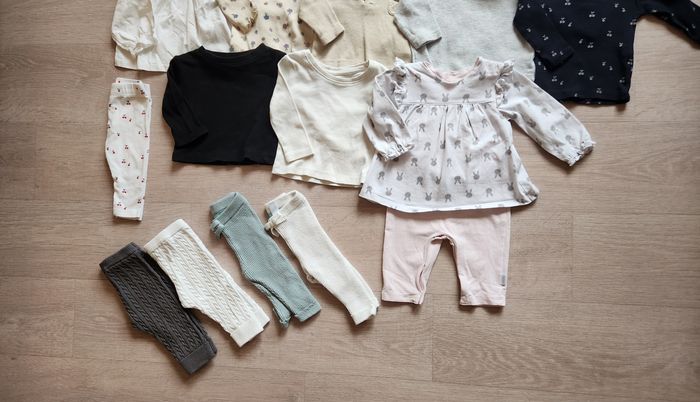 Lot vêtements fille – Taille 3 mois (19 pieces) - photo numéro 3