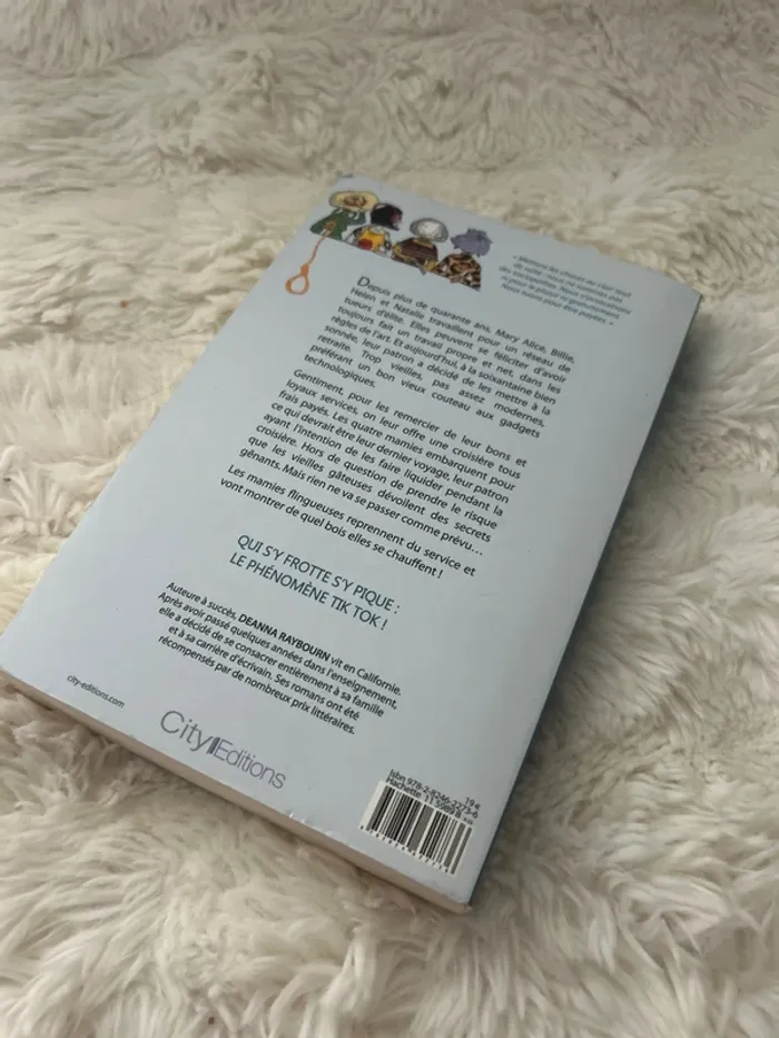Livre le club des mamies flingueuses - photo numéro 2