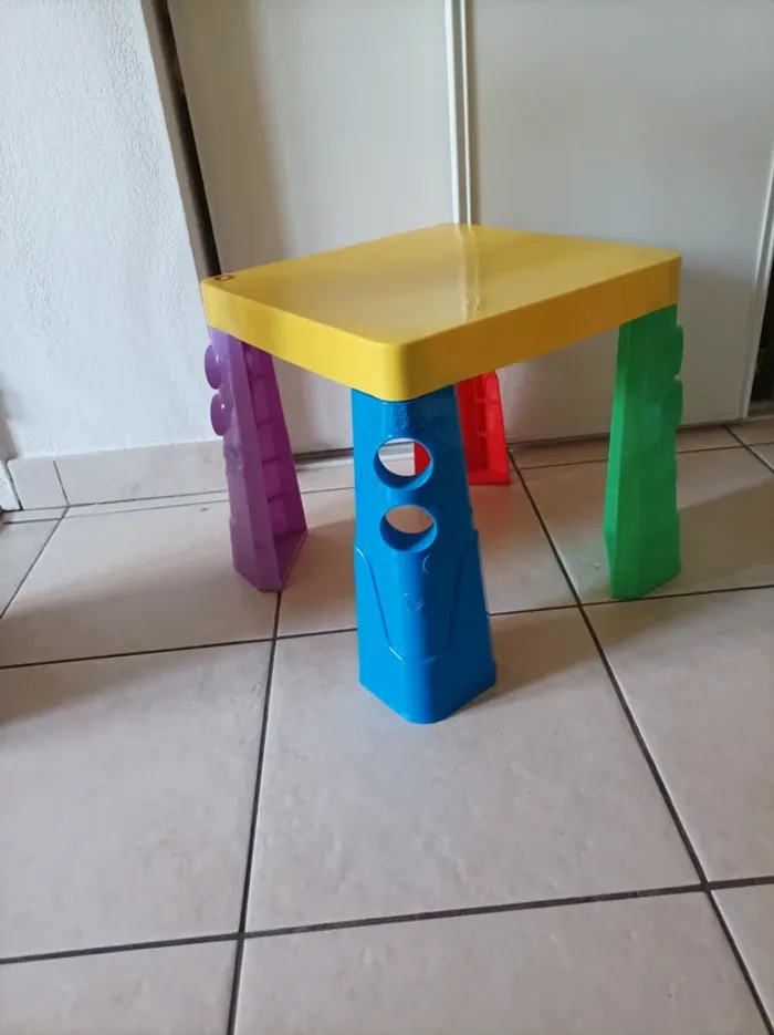 Table d'activités play doh - photo numéro 2