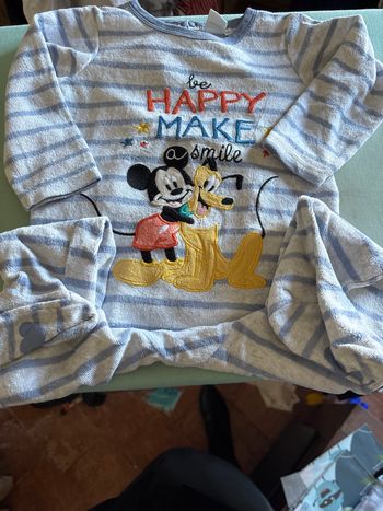 Vends pyjama Disney 23 mois hiver
