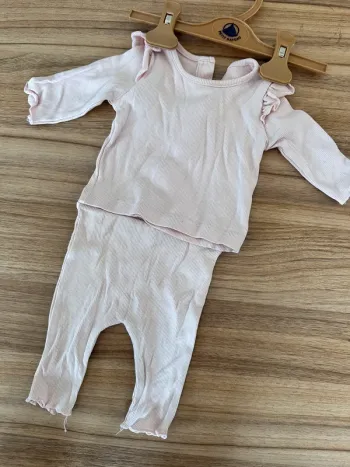 Ensemble bébé 1 mois rose sans marque