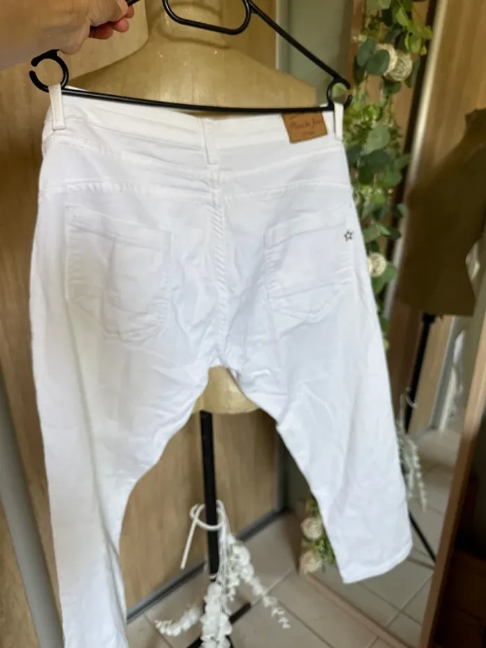 Jean court blanc femme note 40 mais taille 42 - photo numéro 3