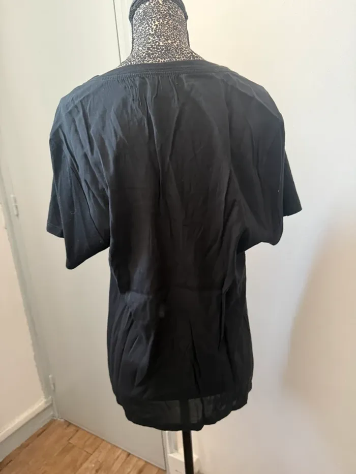 Tee-shirt Religion – Taille M – Très bon état - photo numéro 2