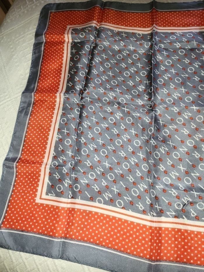 Carre foulard MONOPRIX NEUF gris et rouge - photo numéro 7