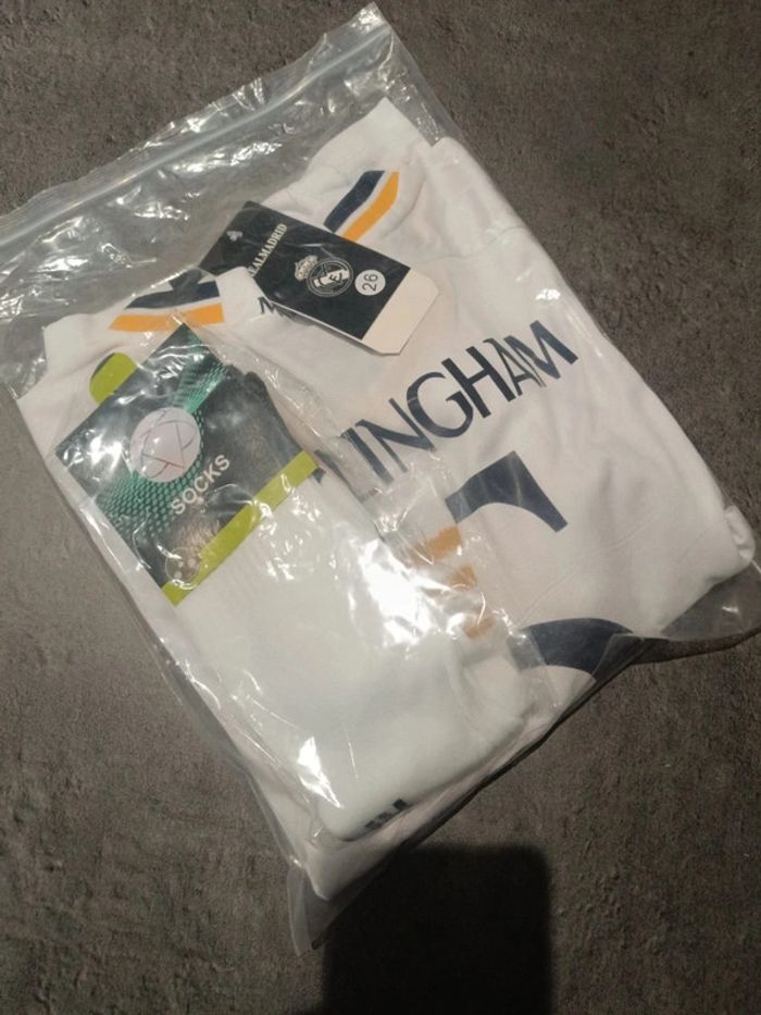 Tenue football real Madrid Jude Bellingham blanc. T.26 - photo numéro 5