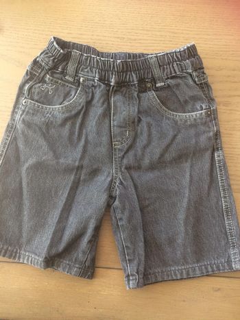 Short en jean gris 8 ans