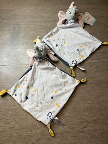 Lot 2 doudous Dumbo disney baby neufs avec étiquettes