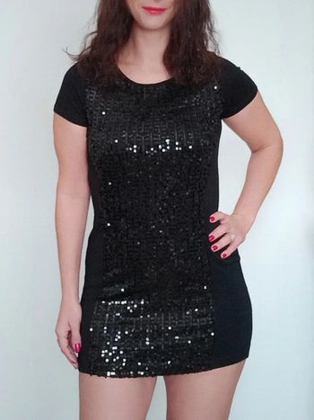 Mini robe cocktail sequins taille 38