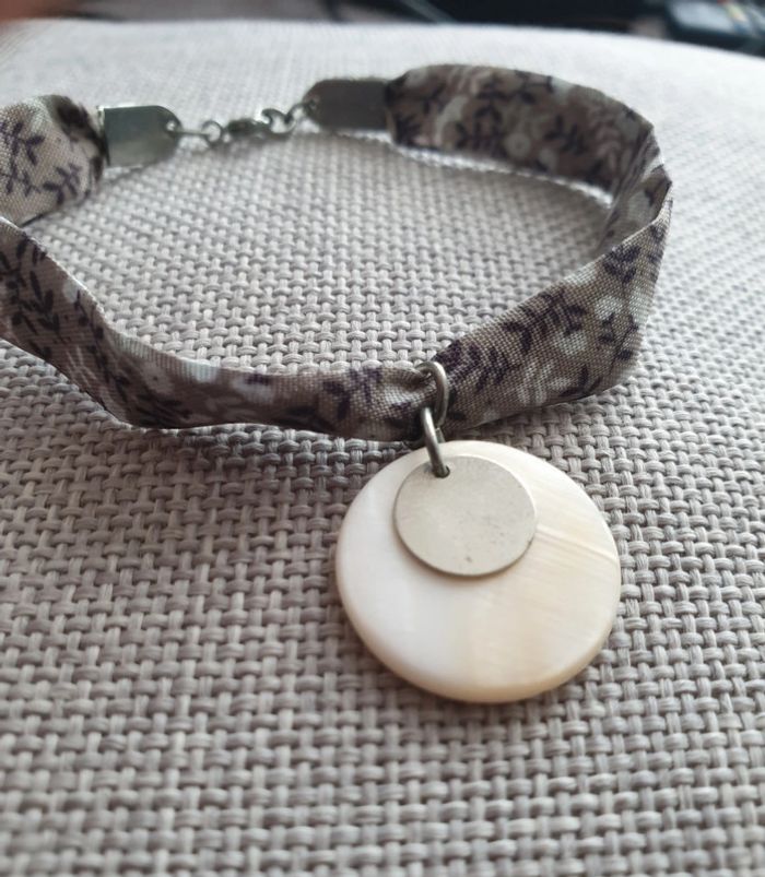 Bracelet tissus fleurie et nacre - photo numéro 4