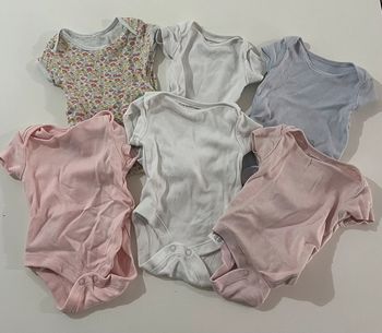 Lot 6 bodies manches courtes - 0/3 mois - Primark