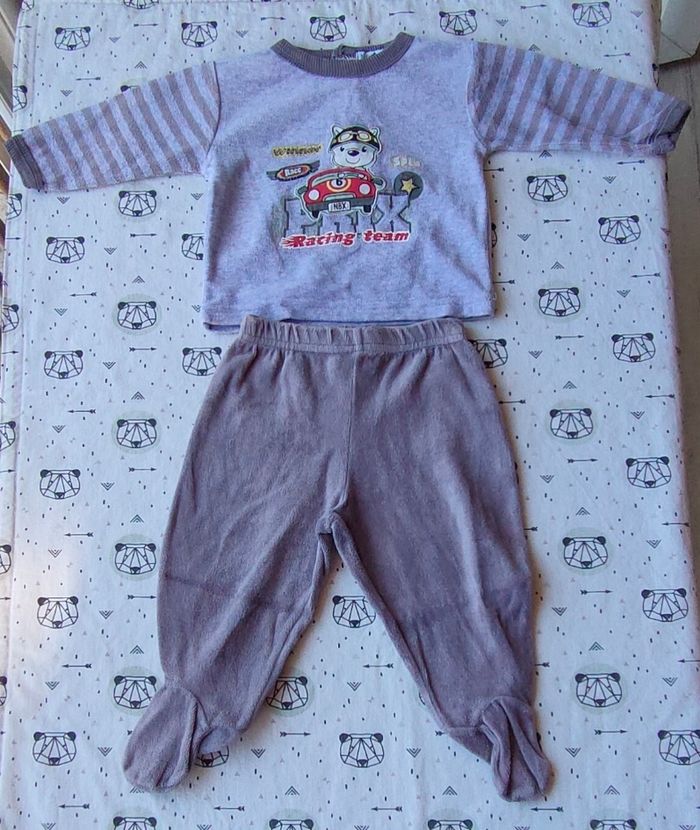 Pyjama 2 pièces en velours taille 9 mois