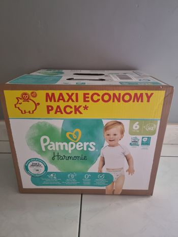62 couches Pampers taille 6