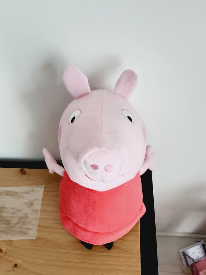 Grande Peluche Peppa Pig 45 cm neuve - photo numéro 2