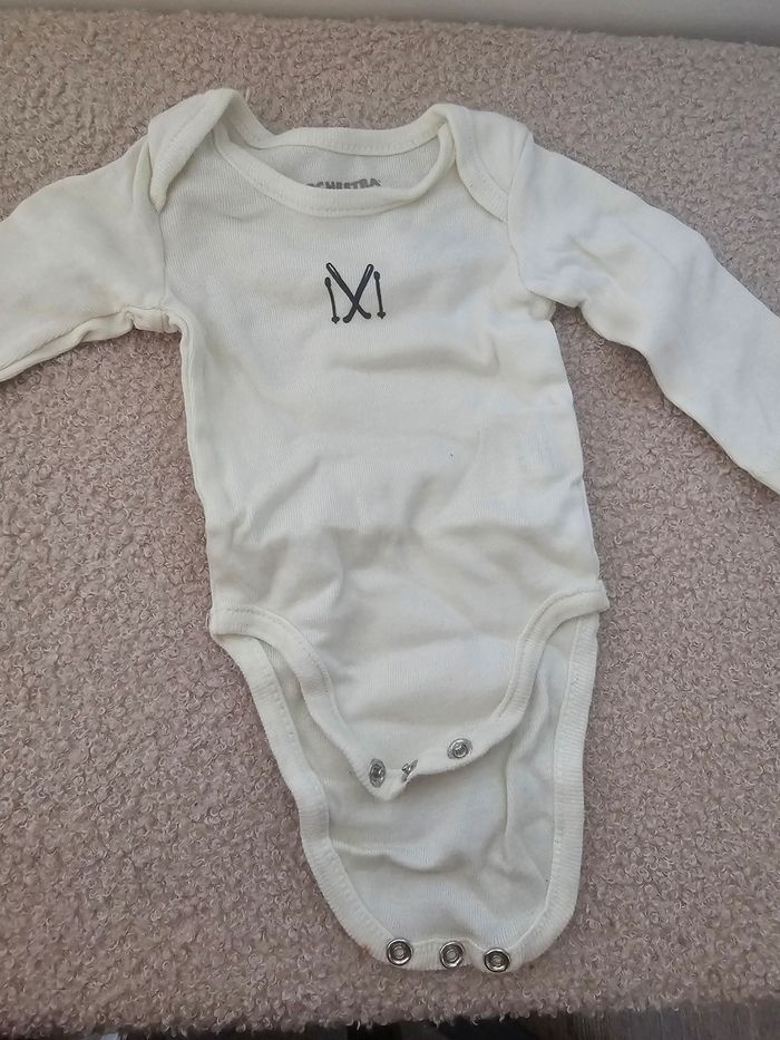 Lot bodies bébé 1 mois - photo numéro 2