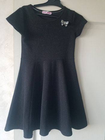 Robe noire à paillettes fille Ptimome t 10 ans tbe