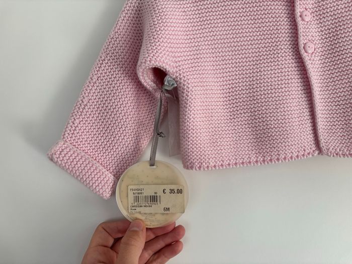 Gilet en maille bébé fille - photo numéro 2