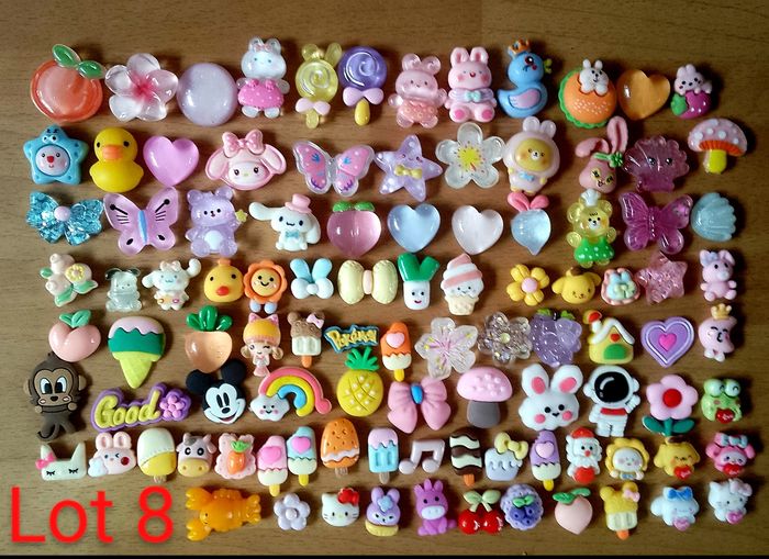 Figurines