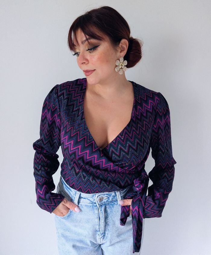 Blouse cache-cœur violet brillant tendance moderne Mosquitos Taille 40 L 
Très bon état - photo numéro 5