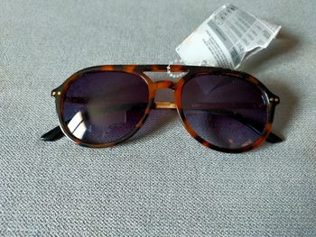 Lunettes de soleil écaille & branches dorées – neuves avec étiquette