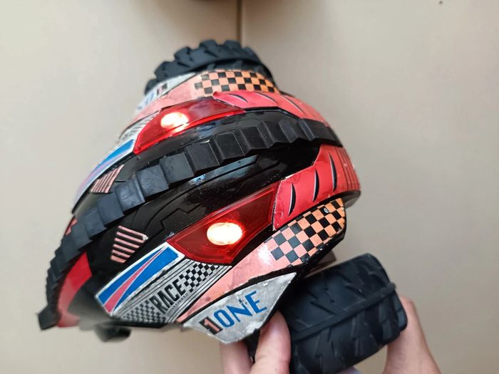 Voiture télécommandée - photo numéro 2