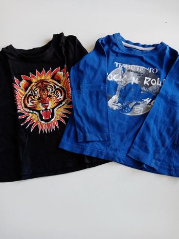 Lot x2 t-shirts T 2-3 ans