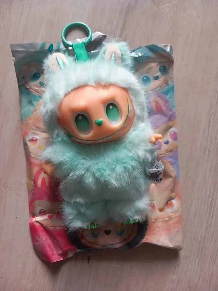 Porte clé labubu bleu clair