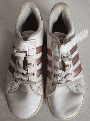 Basket ADIDAS (taille 33) doré pour fille