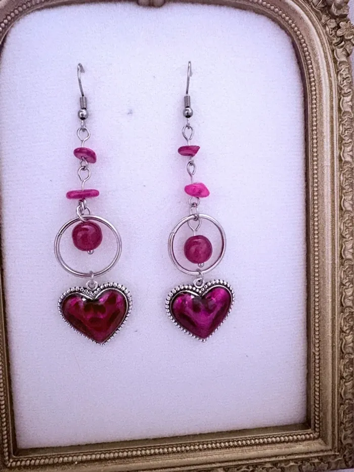 Boucles d’oreilles pendantes avec bijoux cœur rouge - photo numéro 2